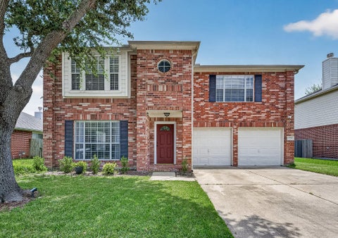 Photo of 9710 Berkshire Trace, Pearland, TX 77584 (MLS # 38701737)
