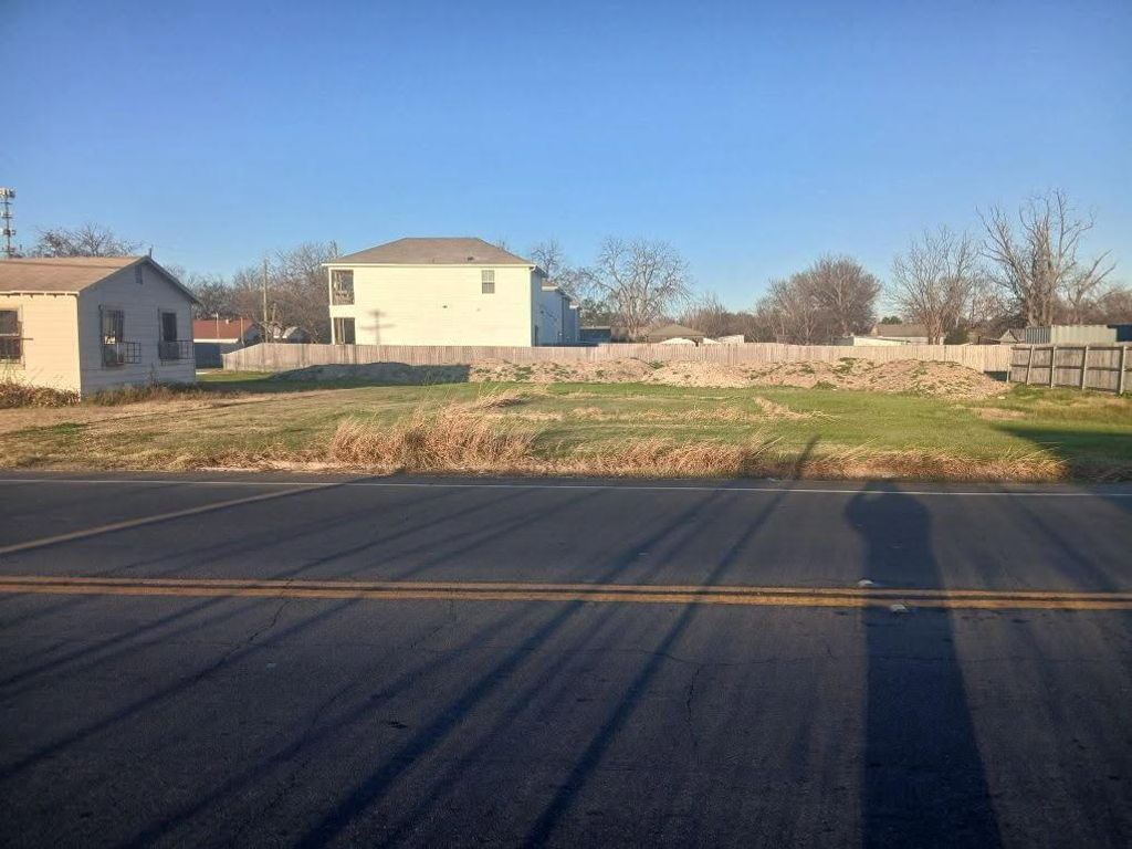 Photo of 1118 Oakwood Avenue, Waco, TX 76706 (MLS # 60269222)