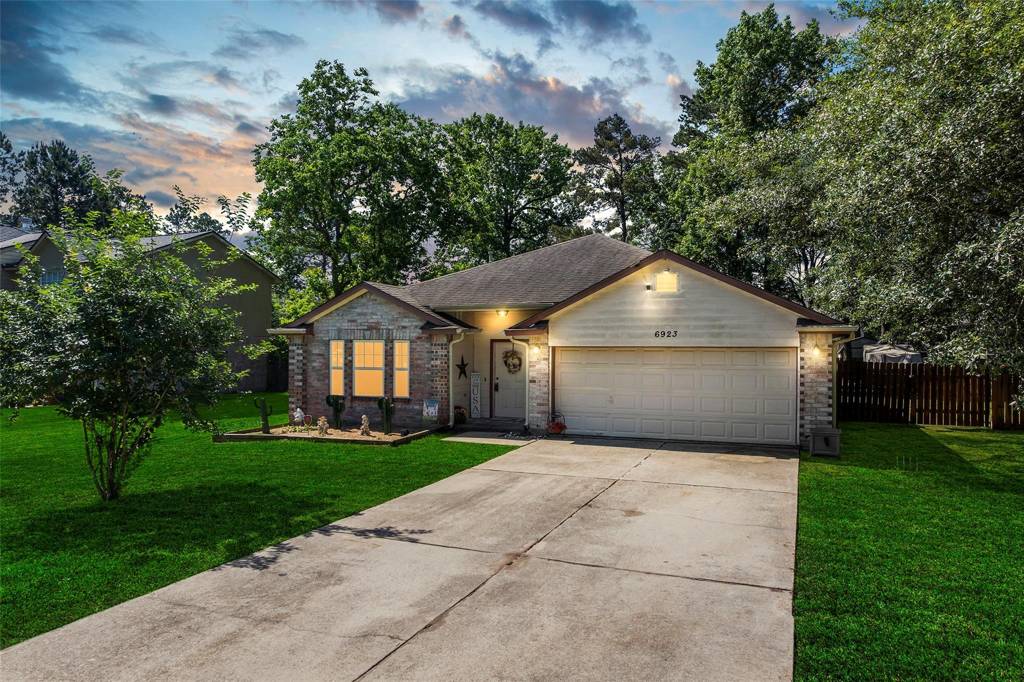 6923 Grant Dr, Magnolia, TX, 77354