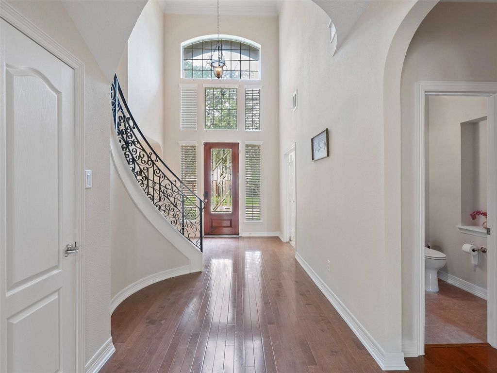 Photo of 6210 Ballina Canyon Lane, Houston, TX 77041 (MLS # 11659043)