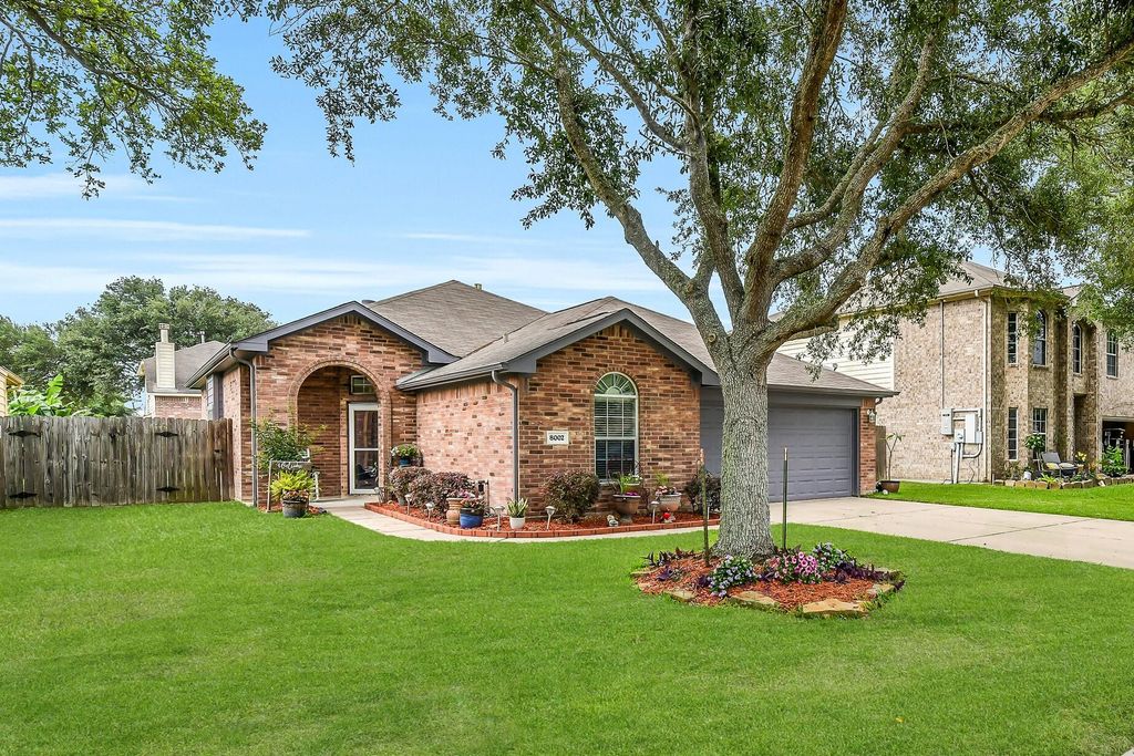 Photo of 8002 Leaning Oak Drive, Texas City, TX 77591 (MLS # 3678242)
