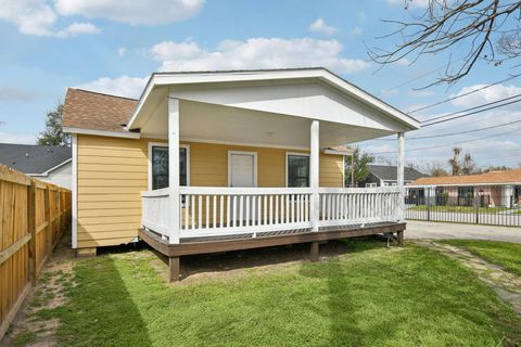 Homes For Sale - 1409 Fairbanks Street<br/> Houston, TX 77009