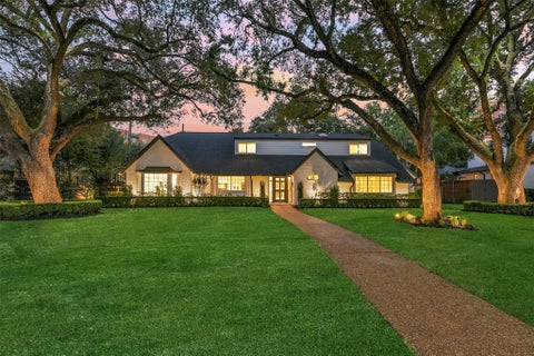 Photo of 451 Brown Saddle Street, Houston, TX 77057 (MLS # 61123081)