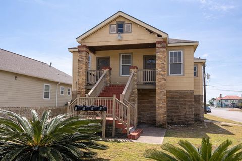 Photo of 627 Sealy Avenue, Galveston, TX 77550 (MLS # 27850696)