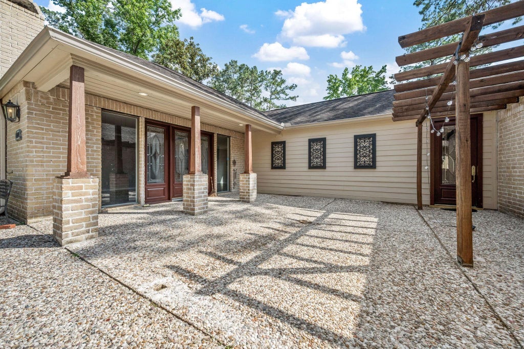 Photo of 3202 Breezy Pines Court, Houston, TX 77339 (MLS # 64640151)