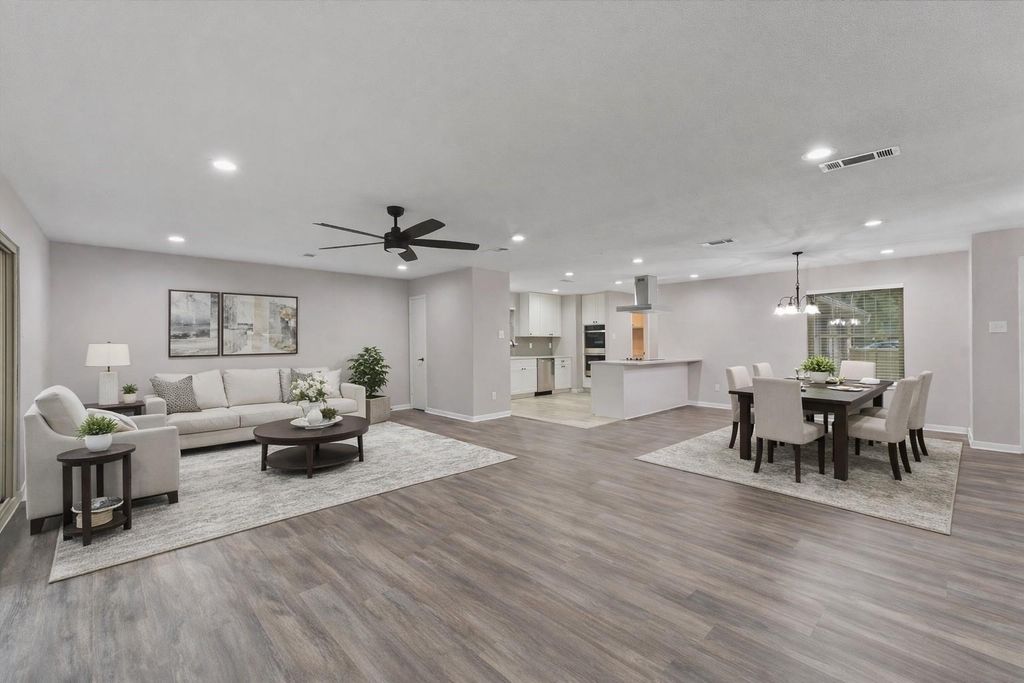 Photo of 714 Golden Bear Lane, Kingwood, TX 77339 (MLS # 91586607)