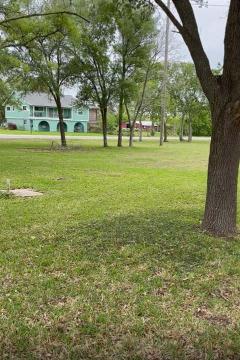 Photo of 2702 Lake Road, La Marque, TX 77568 (MLS # 15898221)
