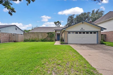 Photo of 15806 Cavendish Drive, Houston, TX 77059 (MLS # 47597602) Photo of 15806 Cavendish Drive, Houston, TX 77059 (MLS # 47597602)