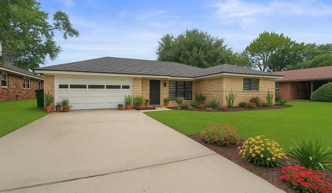 Photo of 712 Arion Lane, Pasadena, TX 77502 (MLS # 96305214)