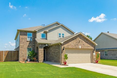 Photo of 453 Twin Lakes Boulevard W, West Columbia, TX 77486 (MLS # 40091408) Photo of 453 Twin Lakes Boulevard W, West Columbia, TX 77486 (MLS # 40091408)