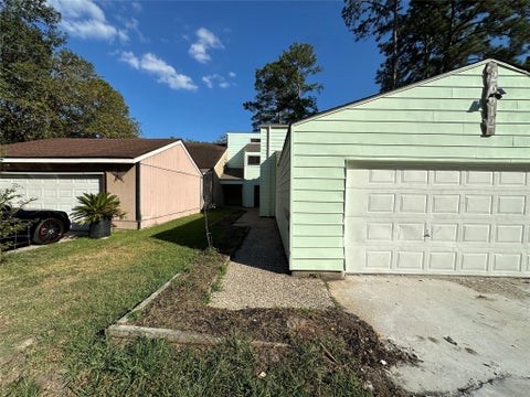 Photo of 26612 Pools Creek Drive, Huntsville, TX 77320 (MLS # 26883261)