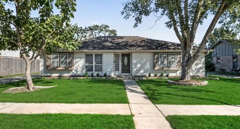 Photo of 8902 Langdon Lane, Houston, TX 77036 (MLS # 70523243)