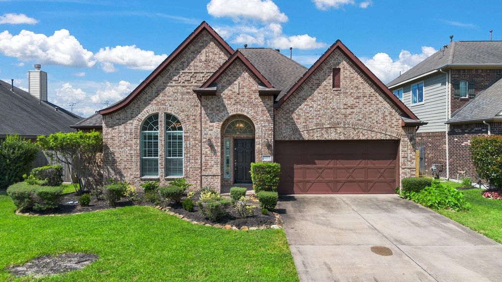 Photo of 2211 Daroca Drive, League City, TX 77573 (MLS # 37146479)
