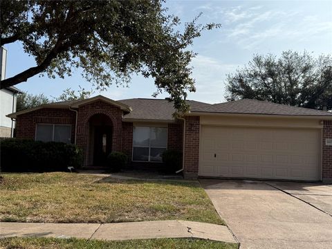 Photo of 16619 E Ridgewalk Drive, Houston, TX 77053 (MLS # 37256391)