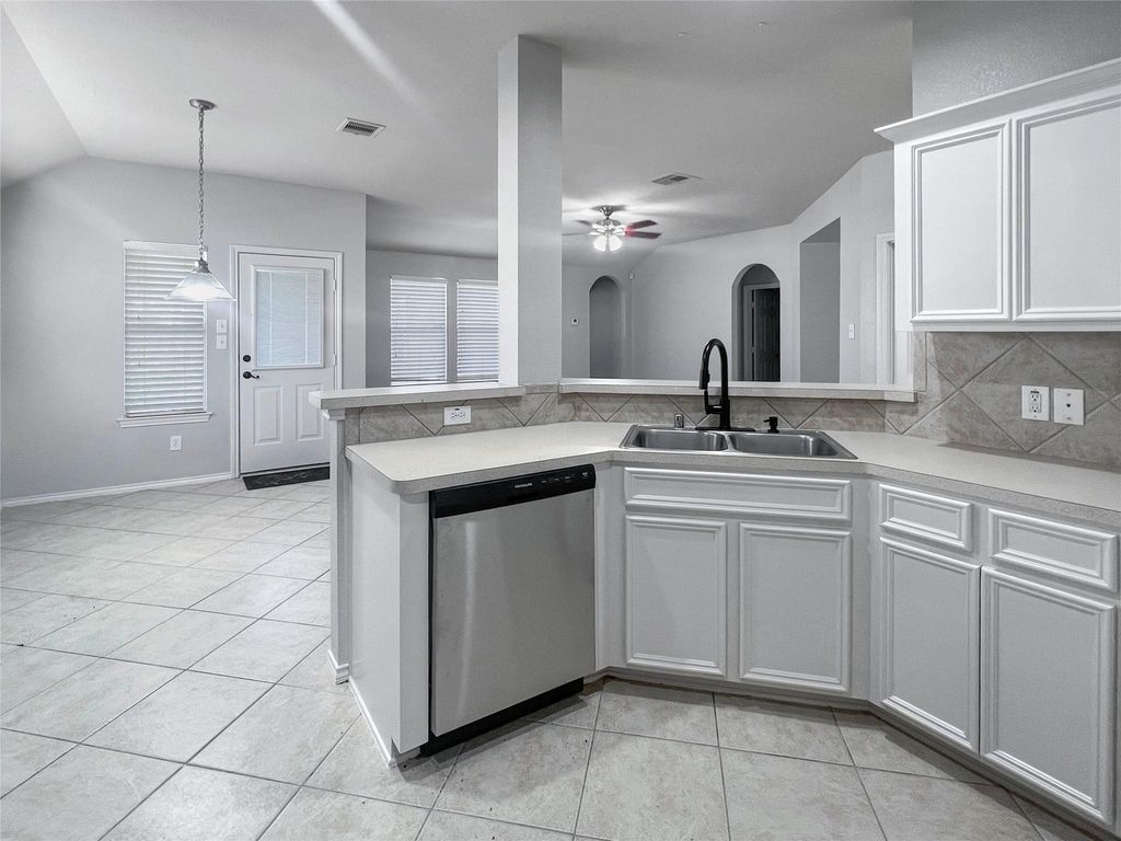 Photo of 17918 Eagle Pass Falls Court, Humble, TX 77346 (MLS # 36066078)