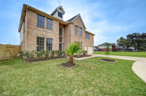 Photo of 11906 Dinosaur Valley Drive, Sugar Land, TX 77498 (MLS # 48862500)