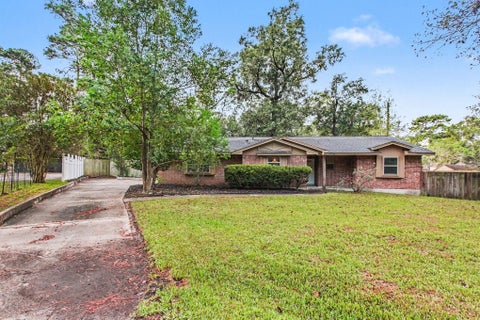 Photo of 214 Hillside Court, Spring, TX 77386 (MLS # 71227686)