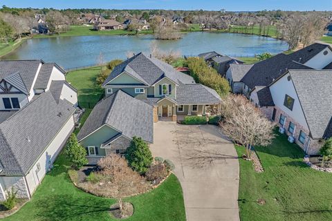 Homes For Sale - 18904 W Grand Pine Circle<br/> Montgomery, TX 77356