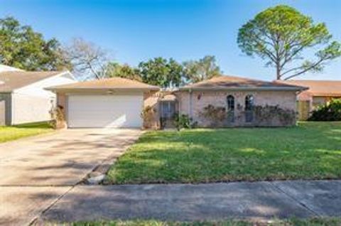 Photo of 10215 Kirkwren Drive, Houston, TX 77089 (MLS # 91832853)