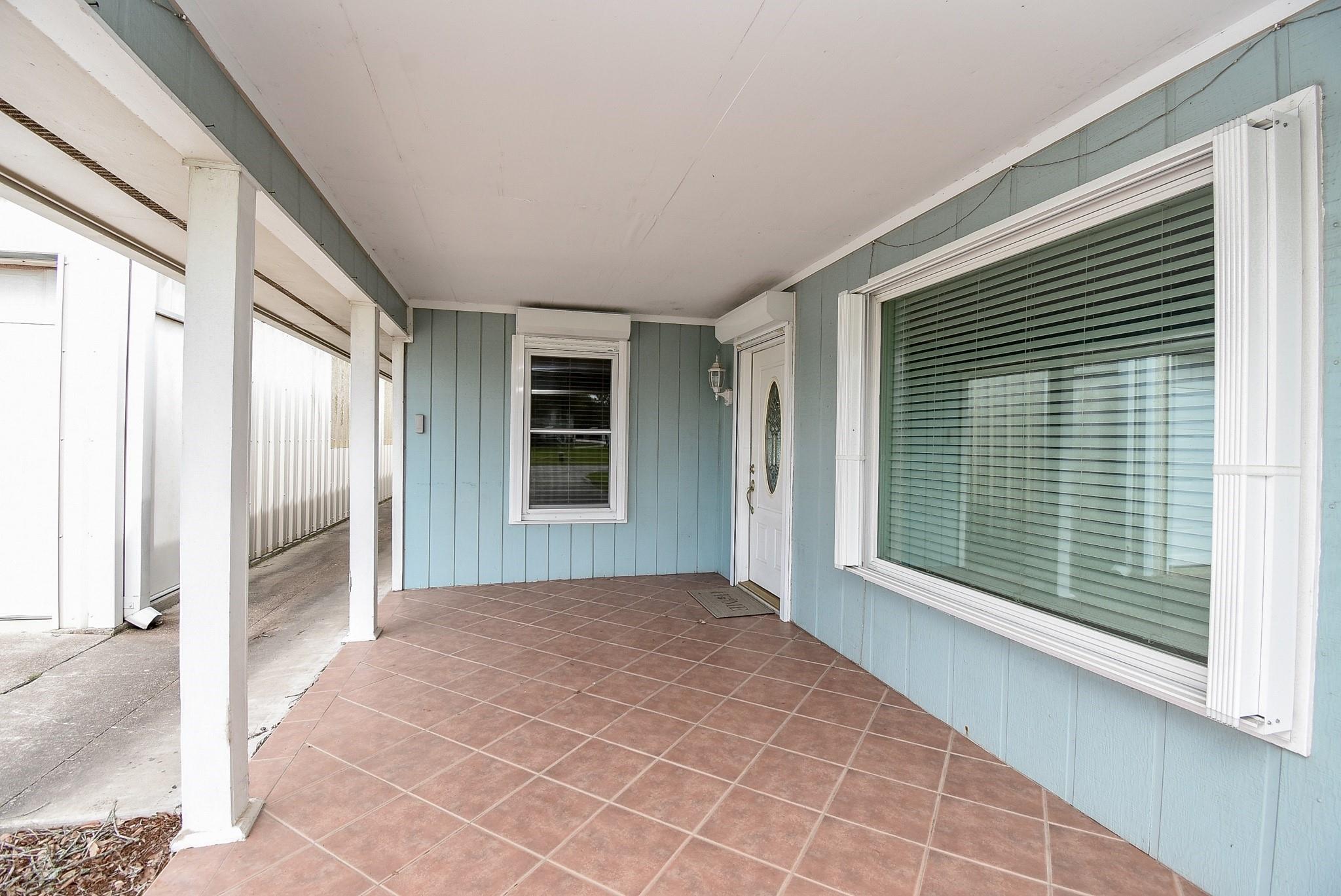 748 W Bayshore Drive