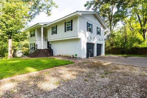 Photo of 14510 Henry Calfee Drive, Willis, TX 77318 (MLS # 10088364)