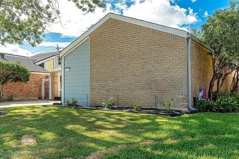 Tiny photo for 14427 Briarhills Parkway, Houston, TX 77077 (MLS # 26526087)