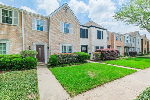 Photo of 1149 Country Place Drive, Houston, TX 77079 (MLS # 20273747)