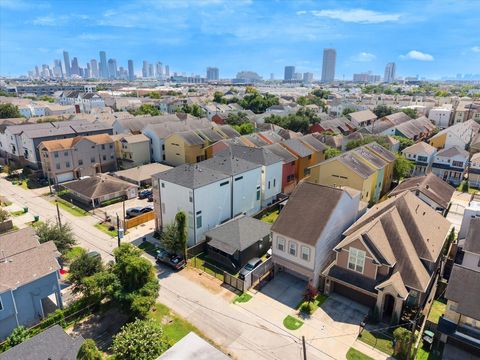 Photo of 4415 Marina Street, Houston, TX 77007 (MLS # 56845573)