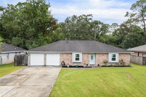 Photo of 5607 Commodore Drive, Dickinson, TX 77539 (MLS # 90769575)