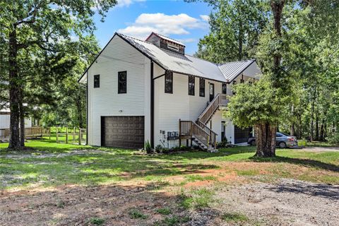 Photo of 10423 Deer Lake Lodge Rd #B, Montgomery, TX 77316 (MLS # 51700728)