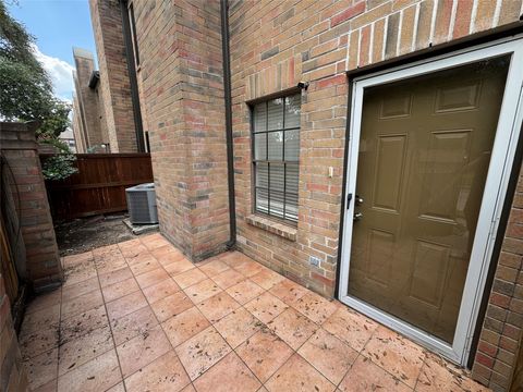 Photo of 9800 Pagewood Lane #2802, Houston, TX 77042 (MLS # 26851820) Photo of 9800 Pagewood Lane #2802, Houston, TX 77042 (MLS # 26851820)