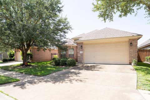 Photo of 17 Red Oak Court, Lake Jackson, TX 77566 (MLS # 74238868)