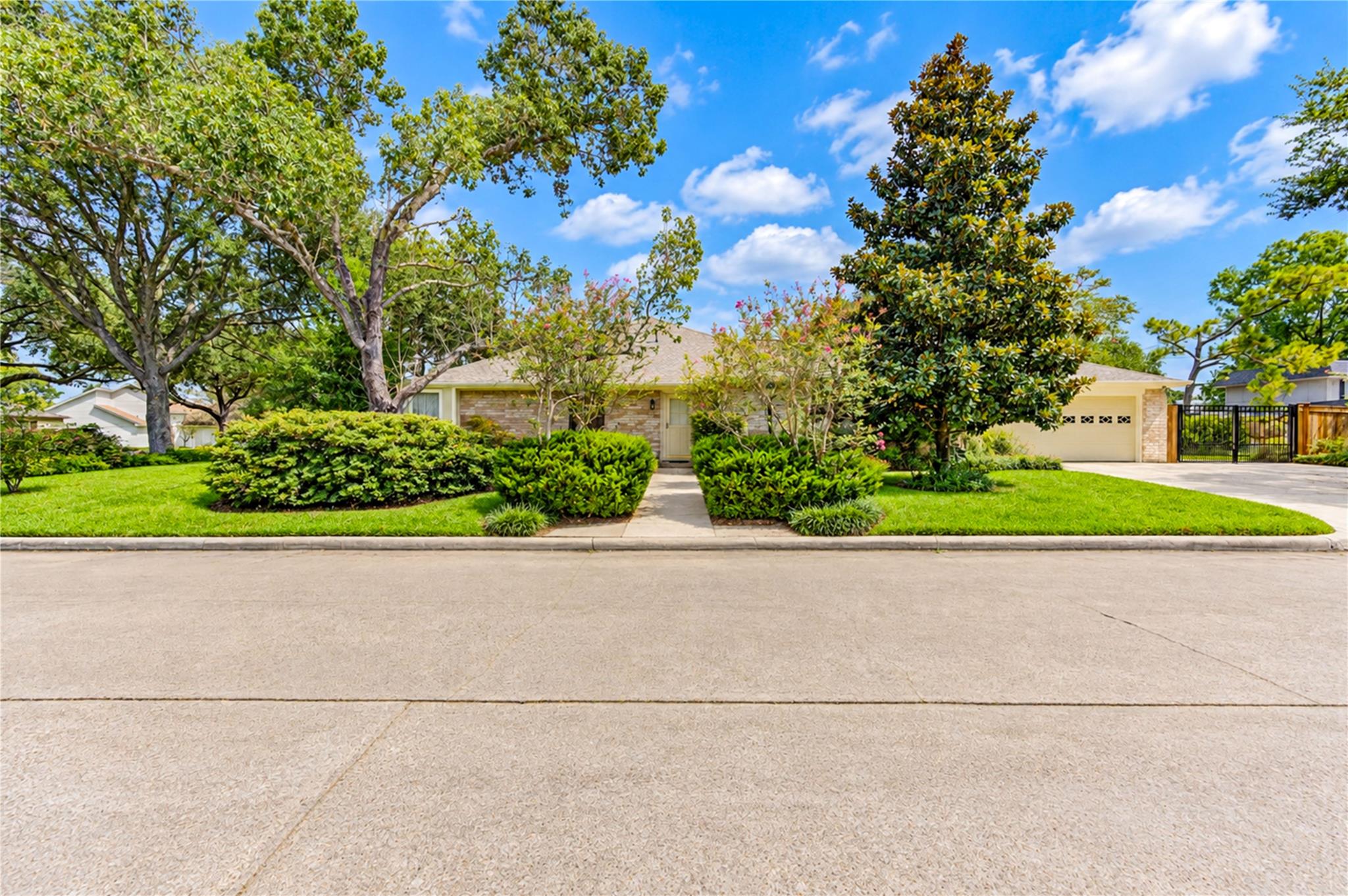 3222 La Quinta Drive