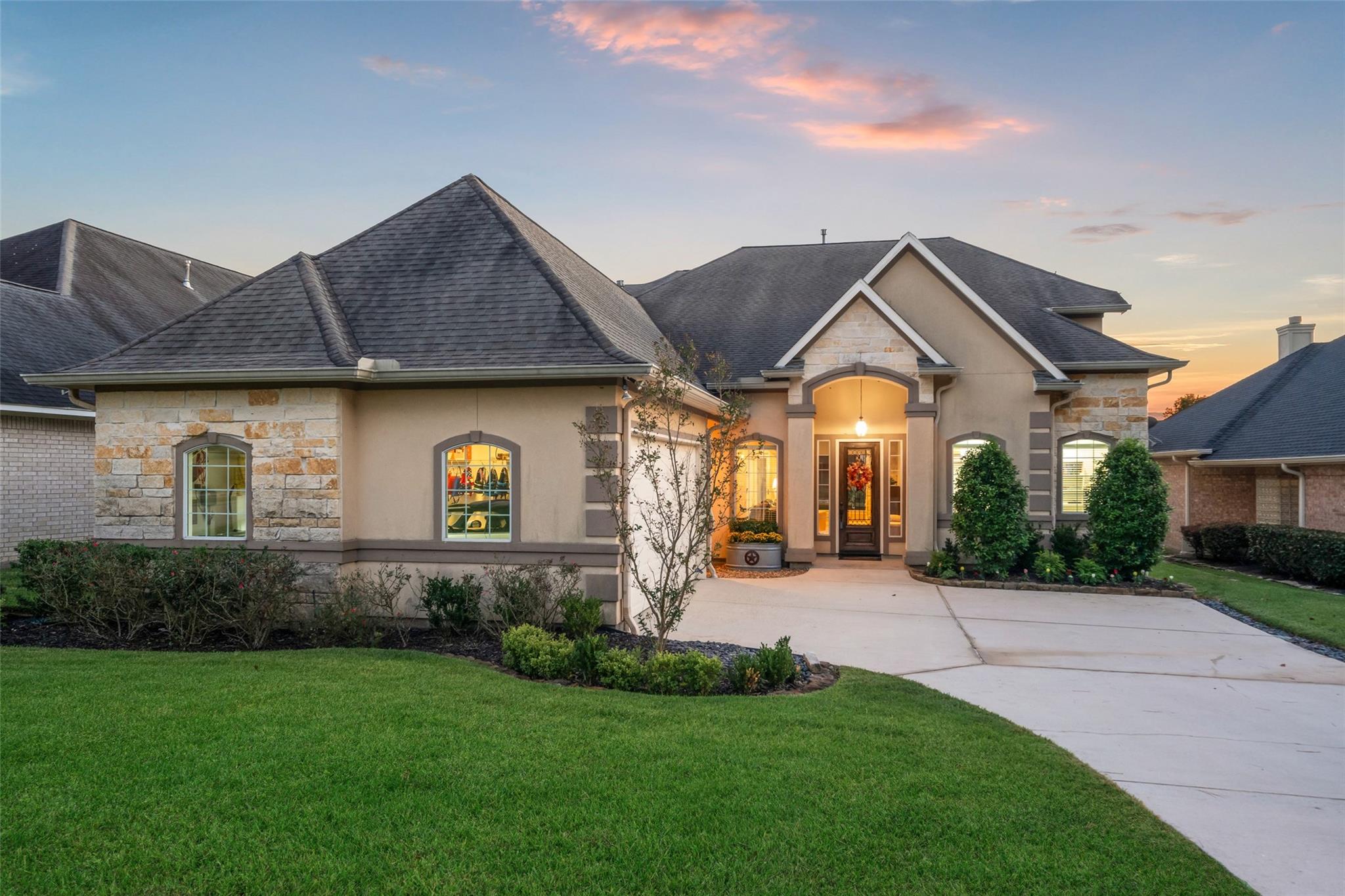 12323 Longmire Cove