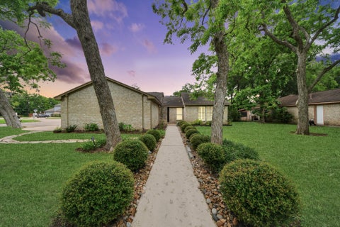 Homes For Sale - 2207 S Belmont Drive<br/> Richmond, TX 77469
