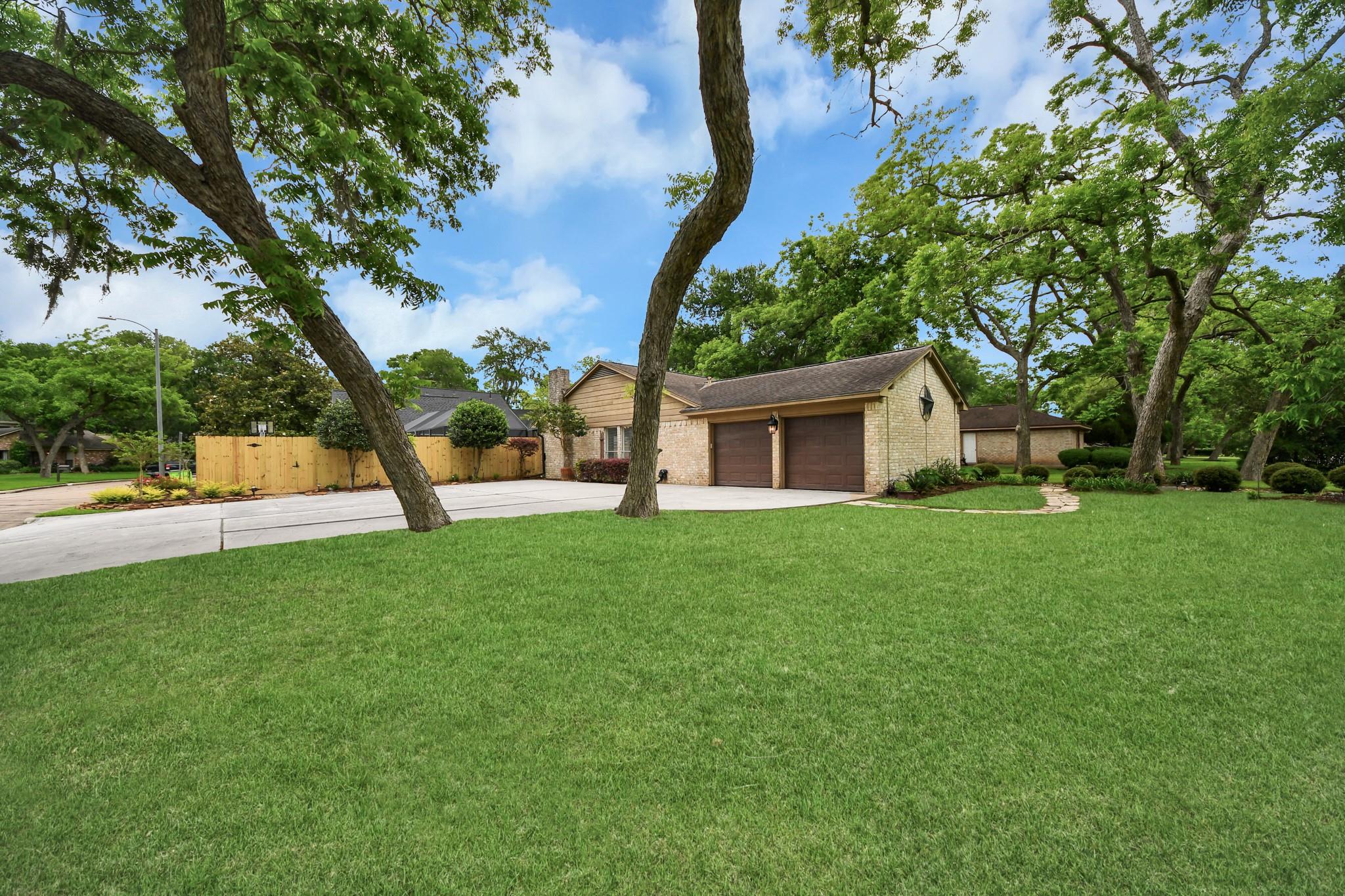 2207 S Belmont Drive