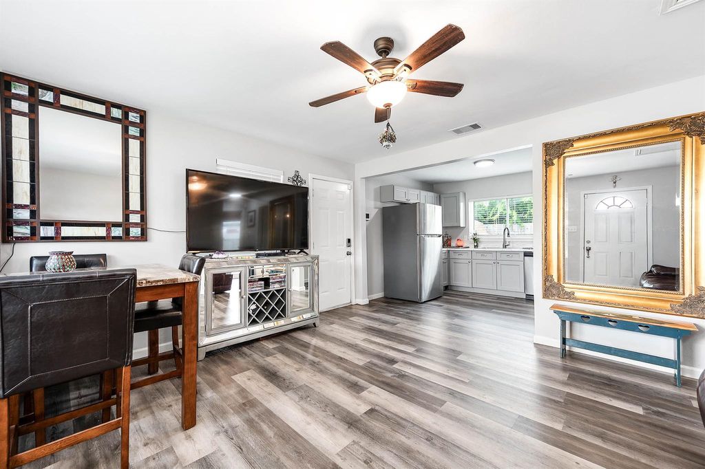 Photo of 718 W 10th Street, Freeport, TX 77541 (MLS # 14706666)