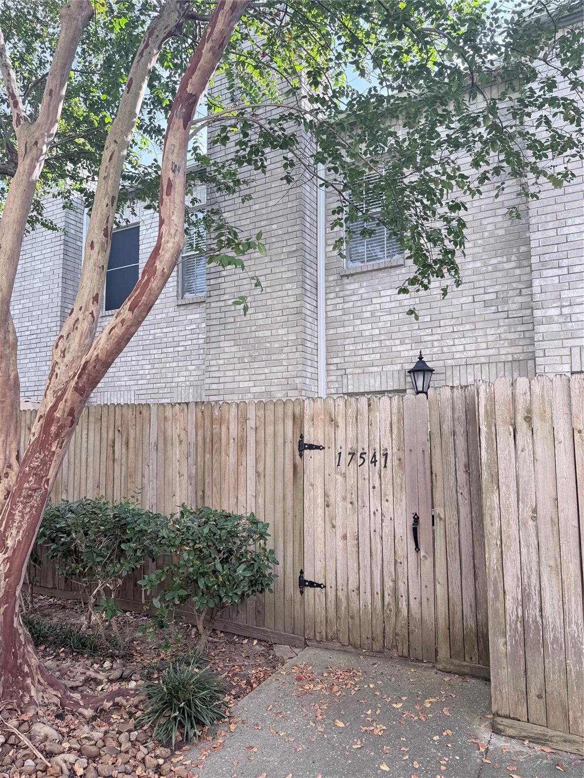 17541 Red Oak Drive 7541