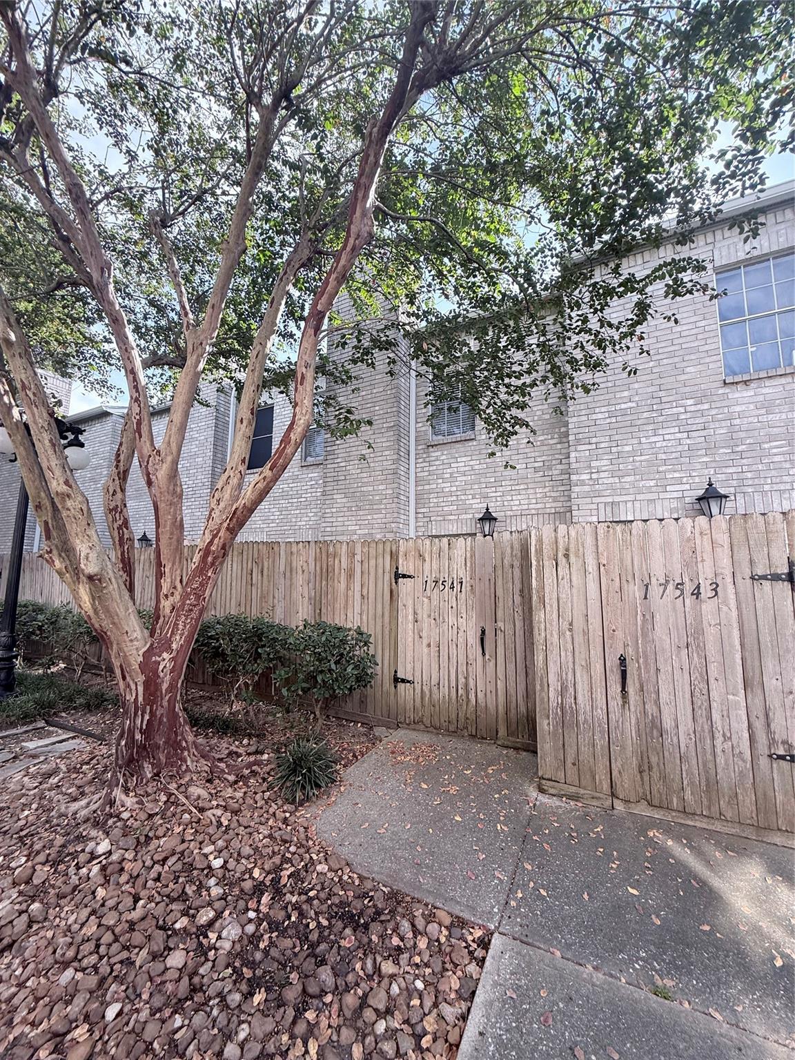 17541 Red Oak Drive 7541