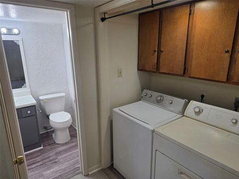 Tiny photo for 3025 Walnut Bend Lane #21, Houston, TX 77042 (MLS # 86950148)