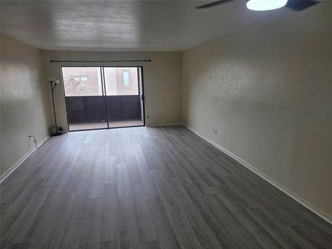 Tiny photo for 3025 Walnut Bend Lane #21, Houston, TX 77042 (MLS # 86950148)