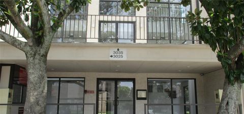 Tiny photo for 3025 Walnut Bend Lane #21, Houston, TX 77042 (MLS # 86950148)