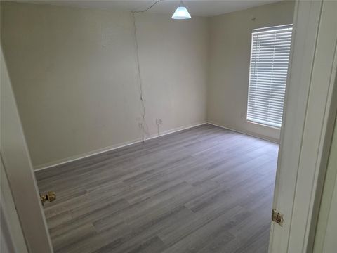 Tiny photo for 3025 Walnut Bend Lane #21, Houston, TX 77042 (MLS # 86950148)