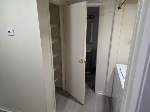 Tiny photo for 3025 Walnut Bend Lane #21, Houston, TX 77042 (MLS # 86950148)