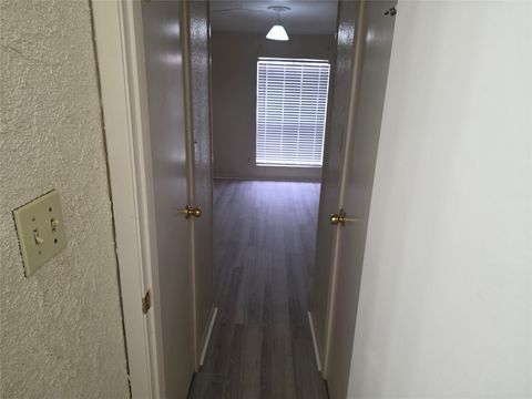 Tiny photo for 3025 Walnut Bend Lane #21, Houston, TX 77042 (MLS # 86950148)