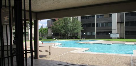 Tiny photo for 3025 Walnut Bend Lane #21, Houston, TX 77042 (MLS # 86950148)