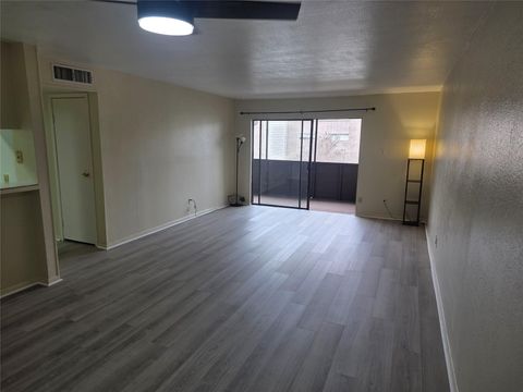 Tiny photo for 3025 Walnut Bend Lane #21, Houston, TX 77042 (MLS # 86950148)