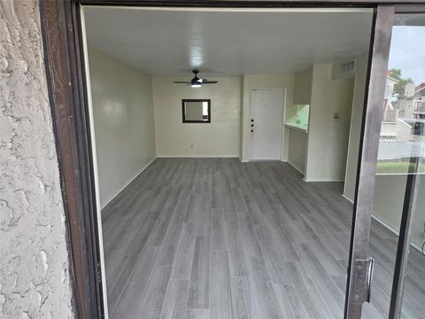 Tiny photo for 3025 Walnut Bend Lane #21, Houston, TX 77042 (MLS # 86950148)