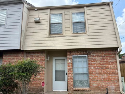 Photo of 9200 W Bellfort Street #20, Houston, TX 77031 (MLS # 80761124)