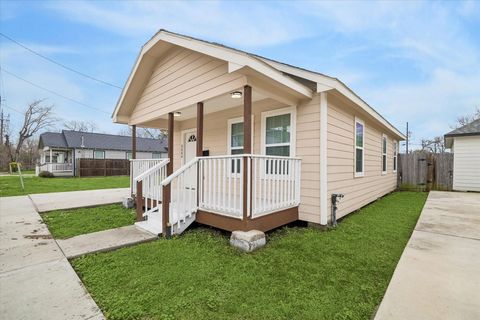 Photo of 3344 Simmons Street, Houston, TX 77004 (MLS # 69898793)